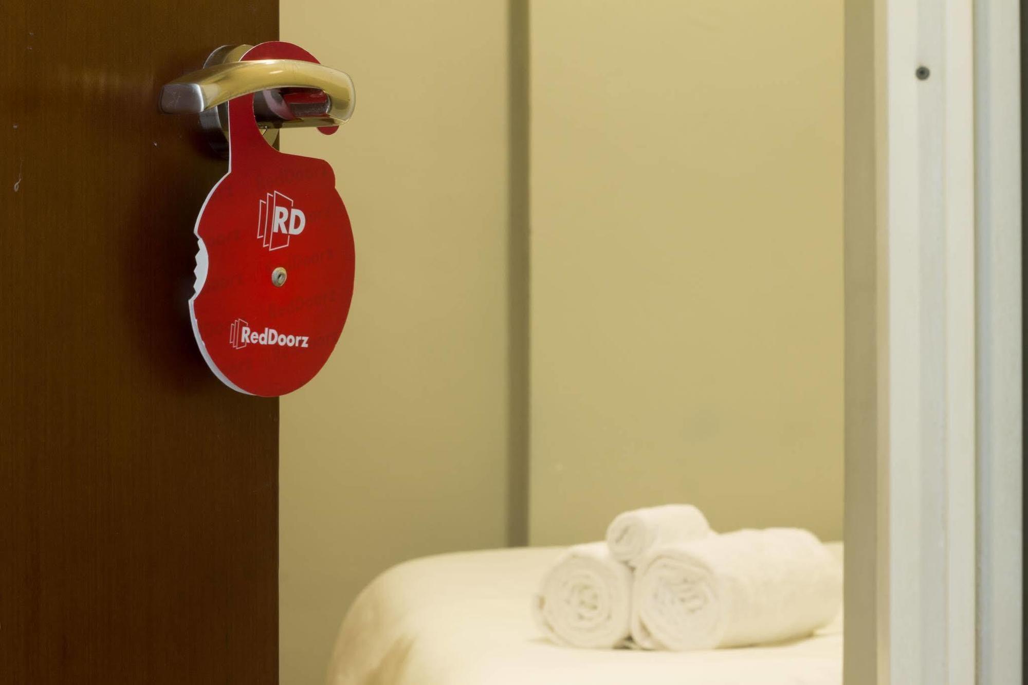 בנדונג Redliving Apartemen The Suites Metro - Mary Tower E מראה חיצוני תמונה