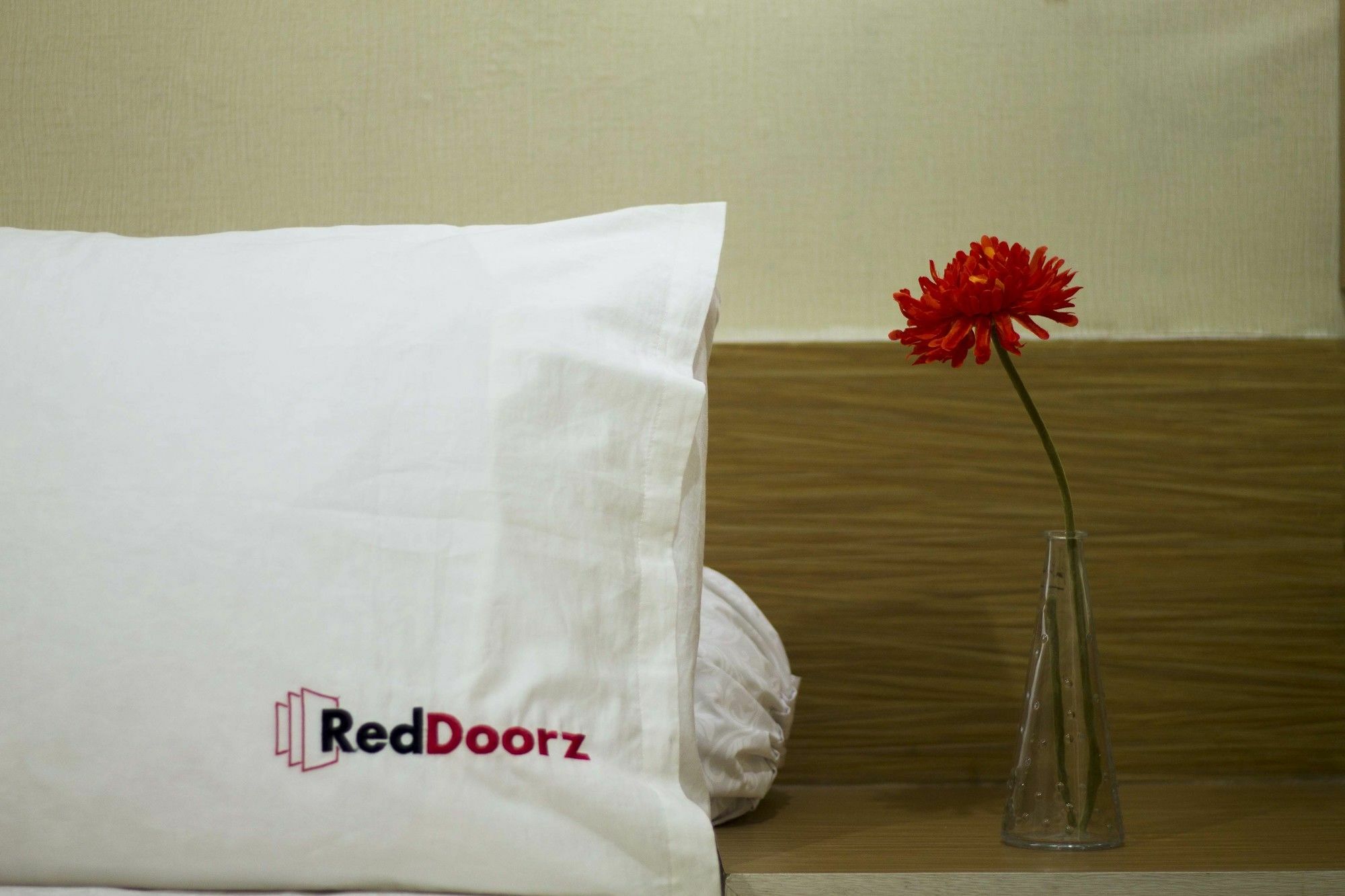 בנדונג Redliving Apartemen The Suites Metro - Mary Tower E מראה חיצוני תמונה